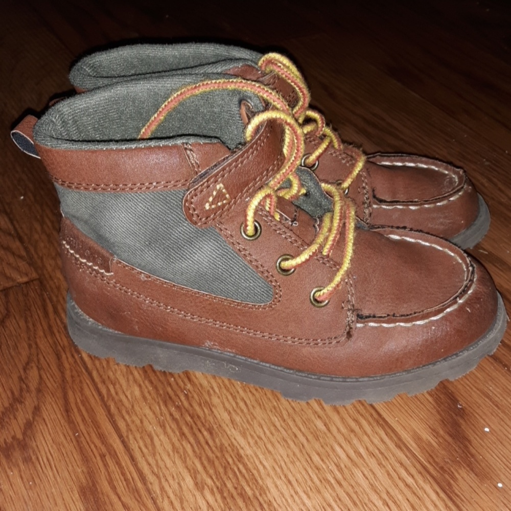 Boys boots
